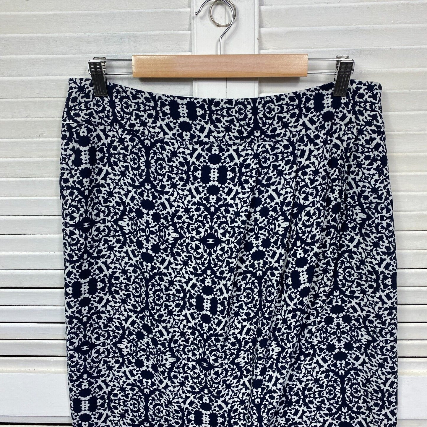 Jacqui E Skirt Size 14 Navy White Pencil Knee Length Office