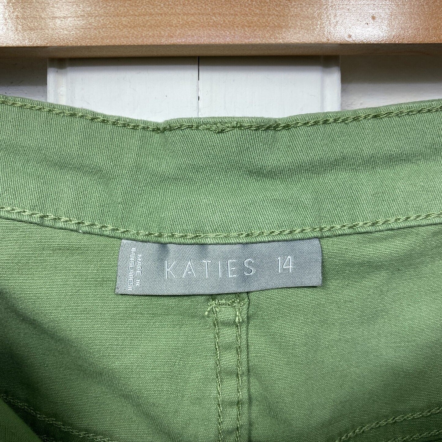 Katies Skirt Size 14 Green Pencil Pockets Cotton Knee Length