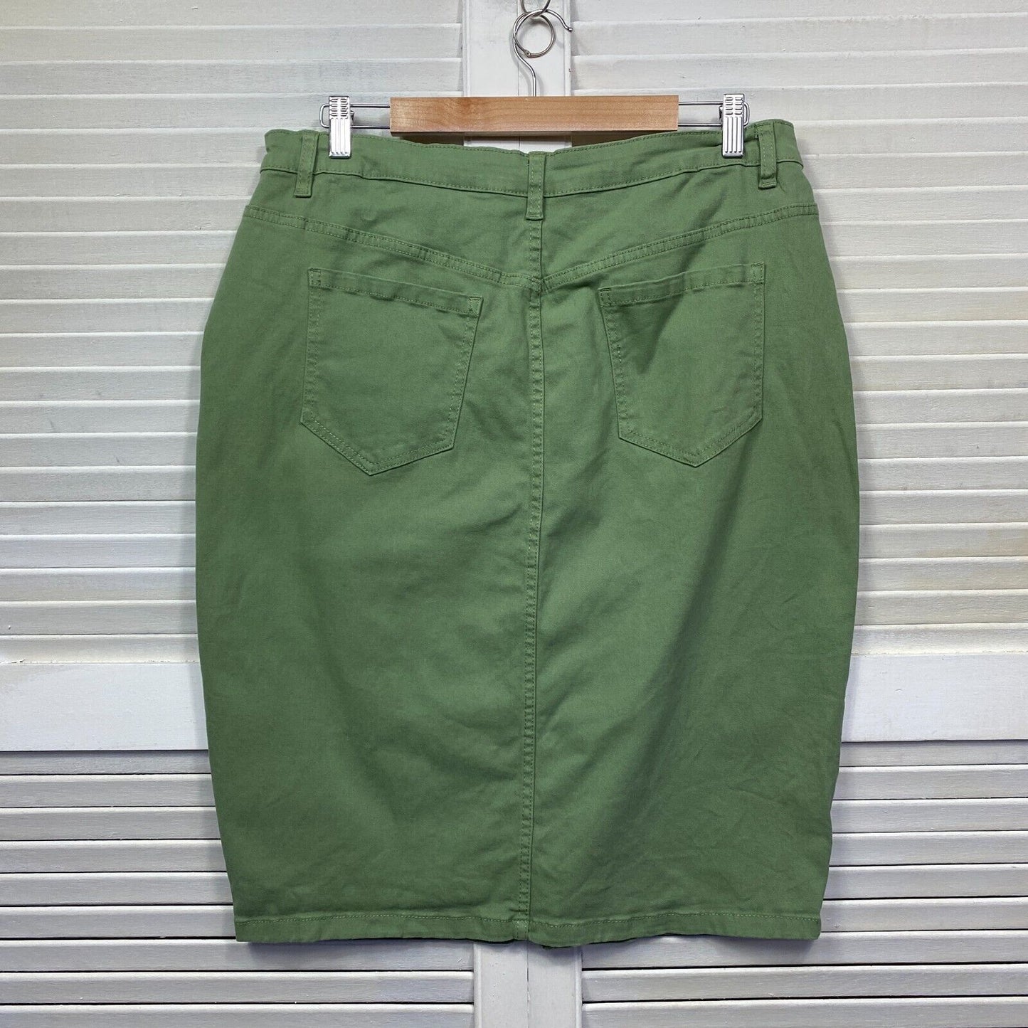 Katies Skirt Size 14 Green Pencil Pockets Cotton Knee Length