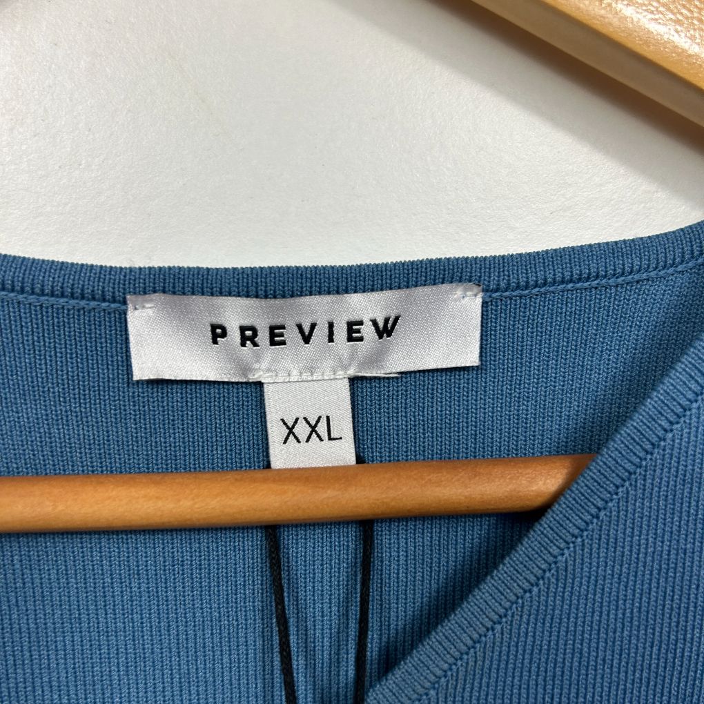 Blue ribbed top label detail view