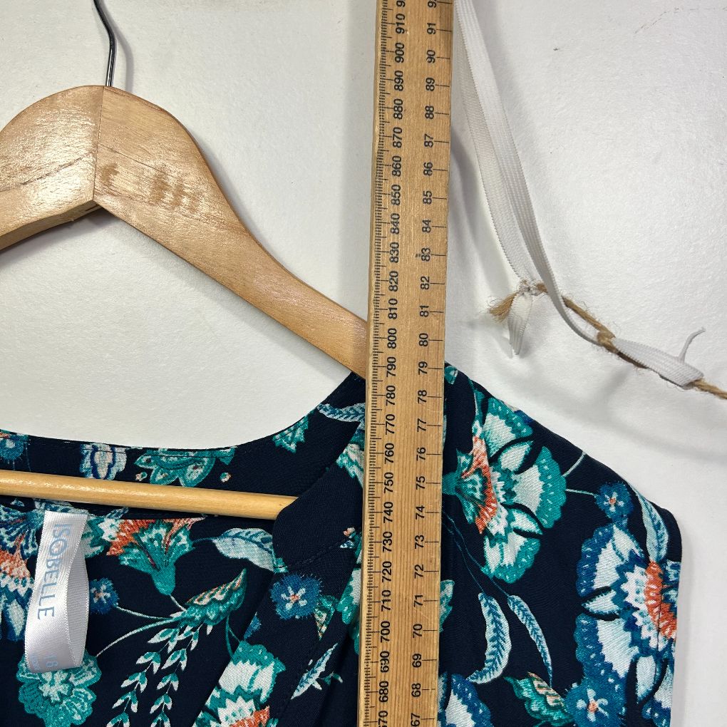Navy floral top front view with measurement