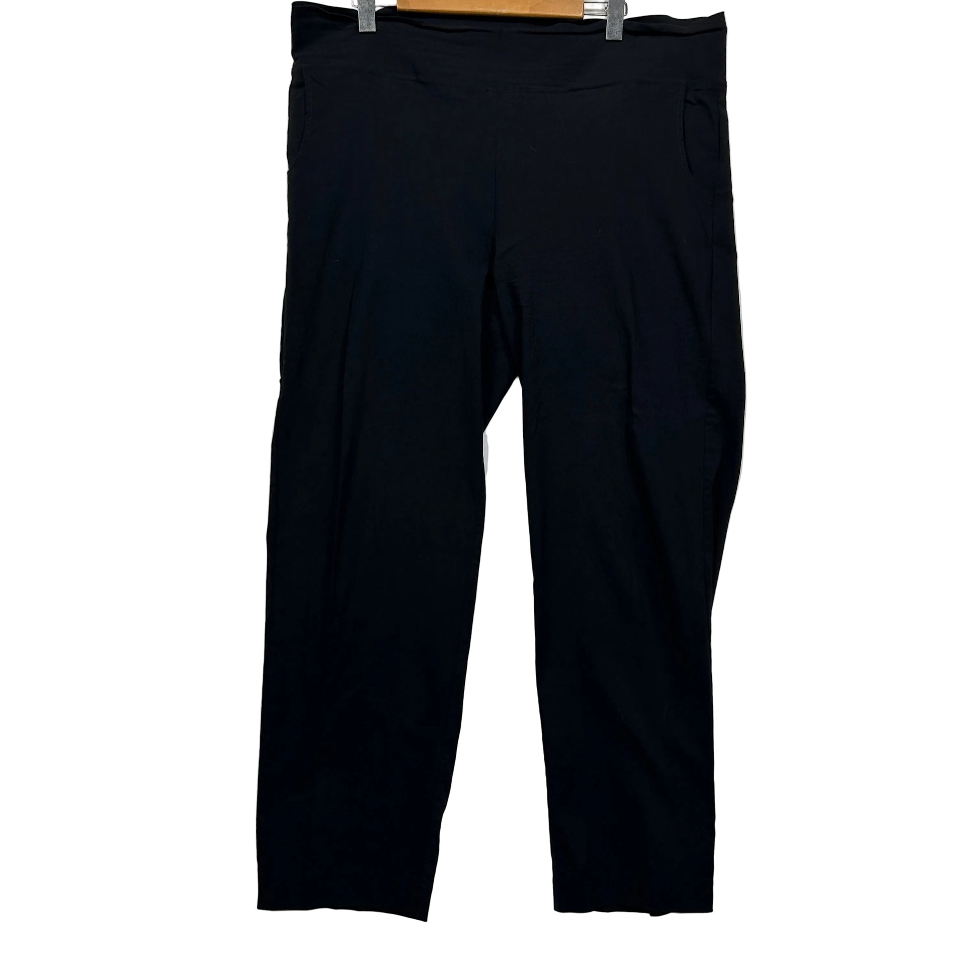 Black cropped leggings front view