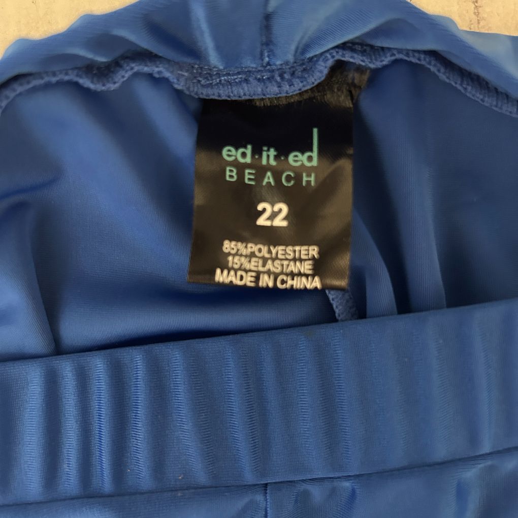 Blue jacket label detail view
