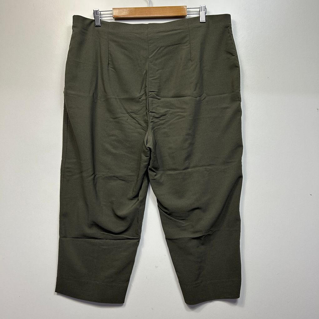 Autograph Khaki Cropped Pants - Size 20