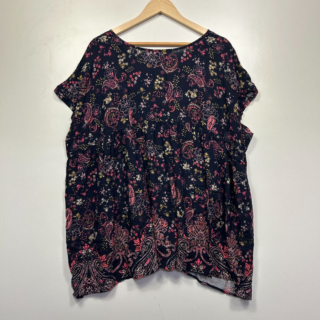 Navy floral short sleeve top front view