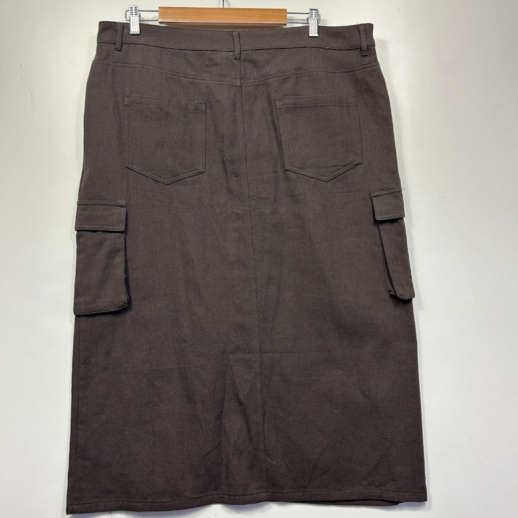 Charcoal cargo skirt back view