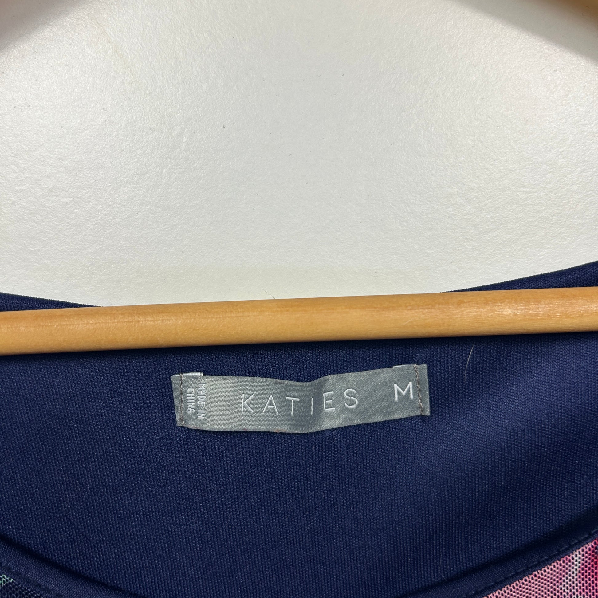 Navy blue top label detail view