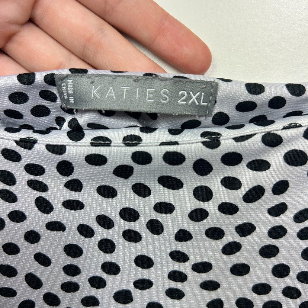 Katies 2XL polka dot fabric detail view