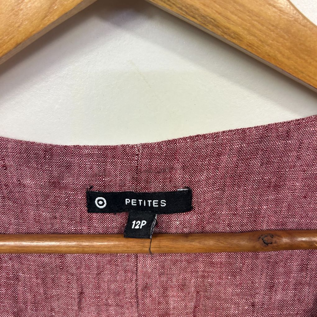 Mauve linen garment label detail view