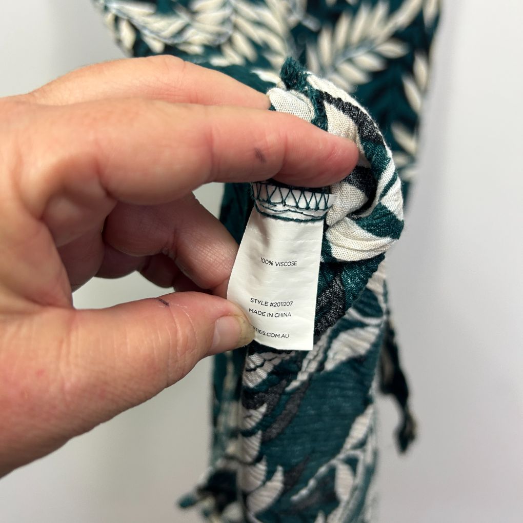 Clothing label detail view