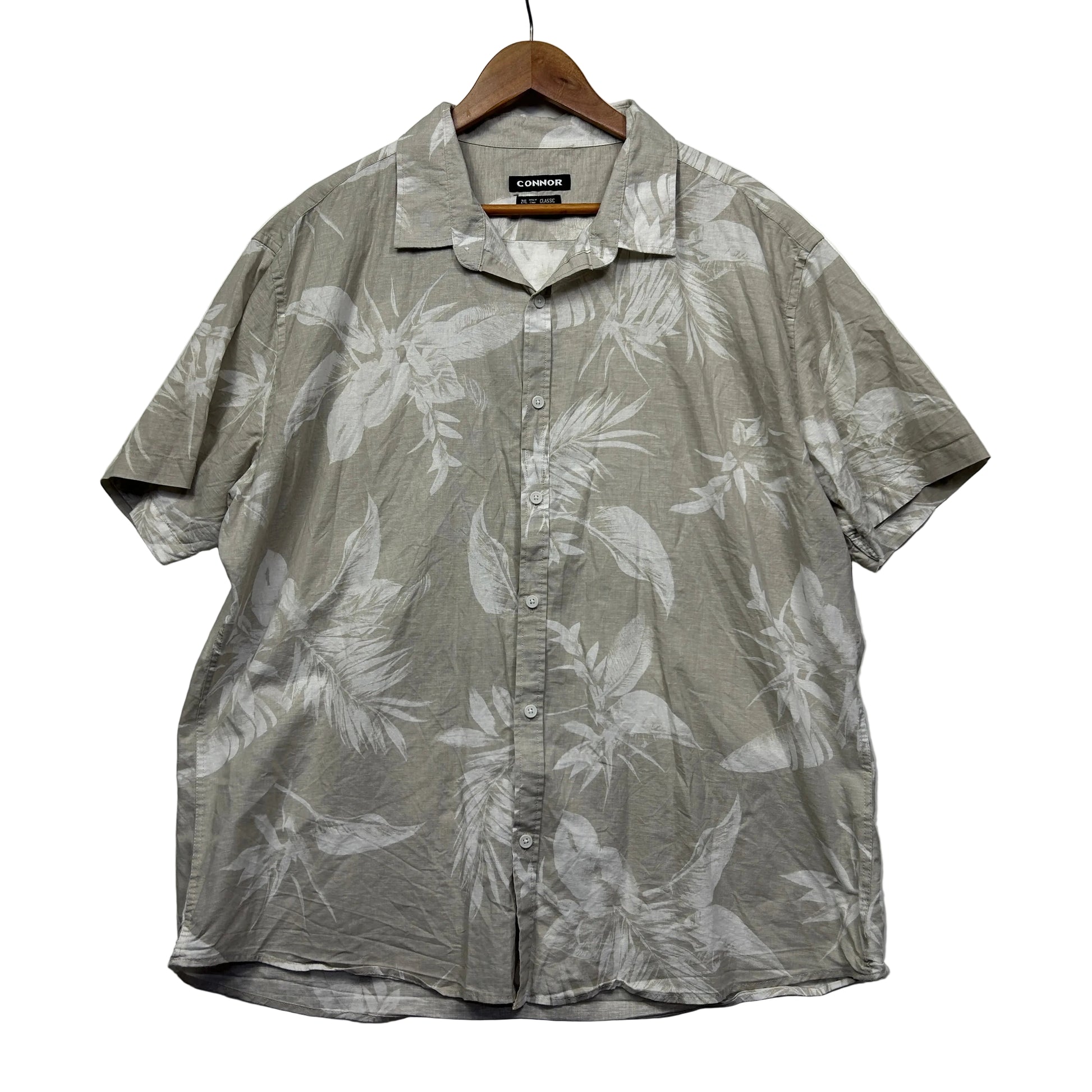 Grey short sleeve shirt with floral pattern front view