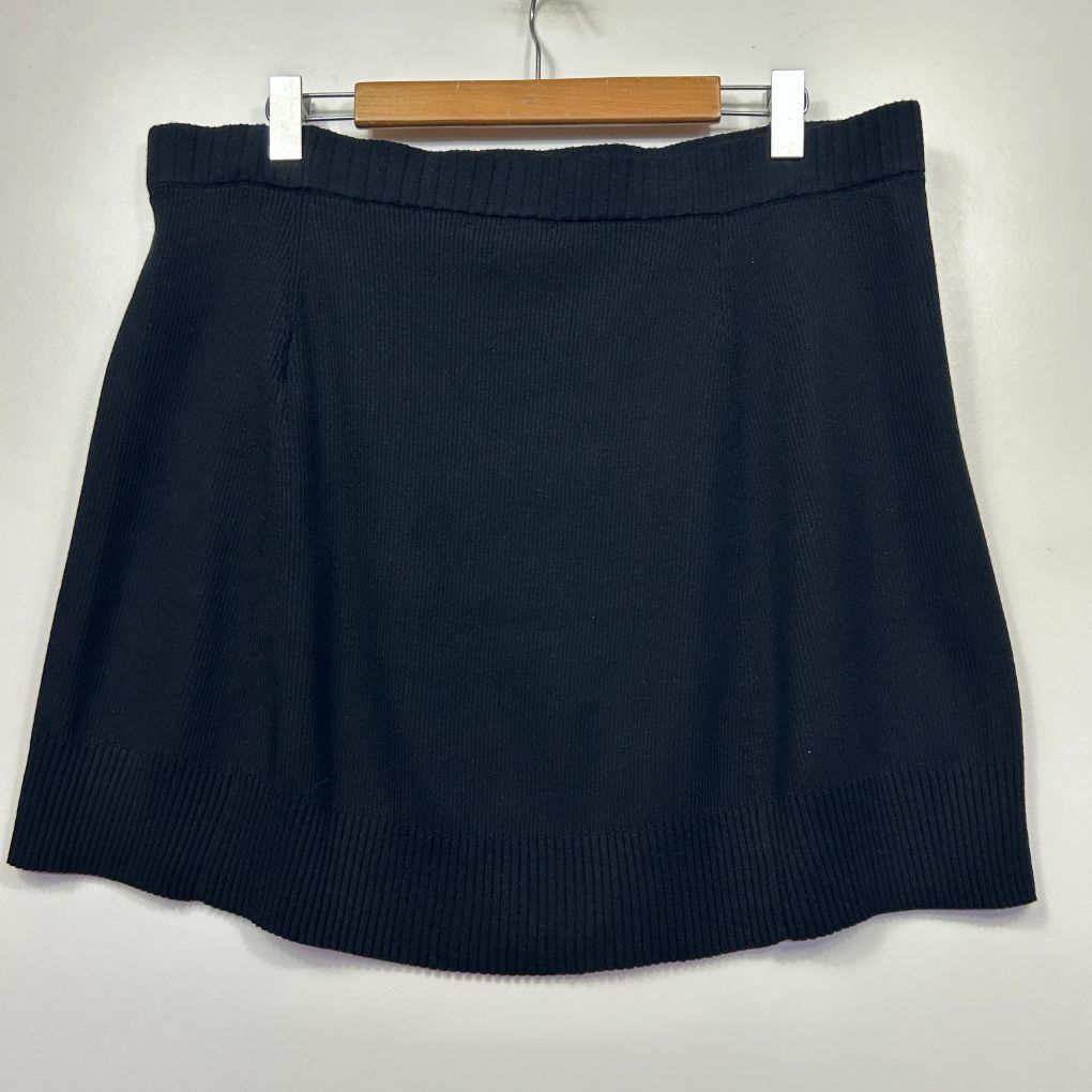Navy blue knit skirt front view