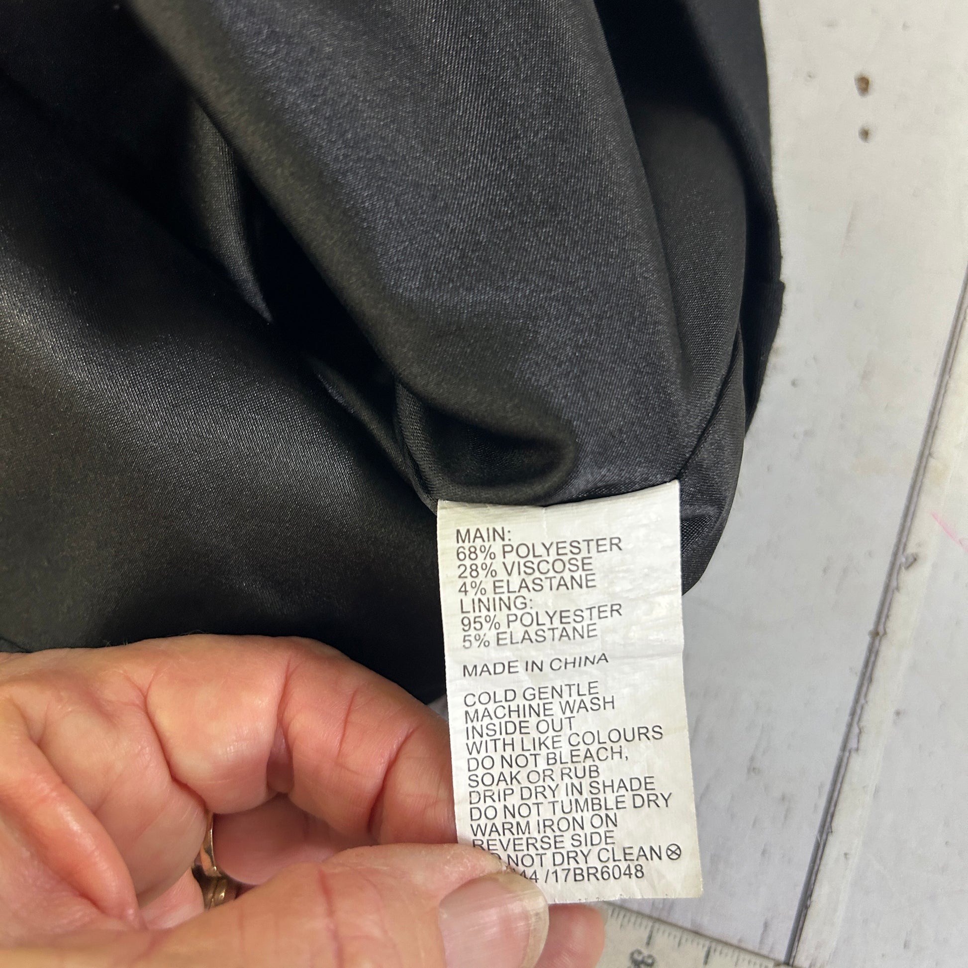 Vasque Black Skirt - Size 16