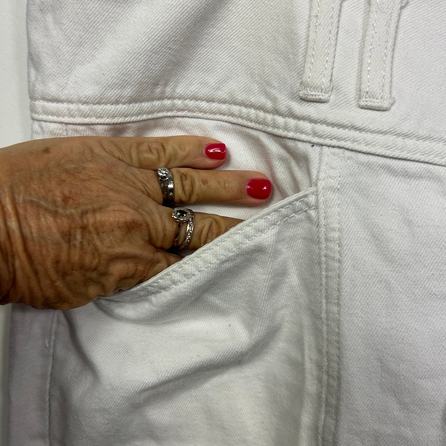 White jeans front pocket detail view