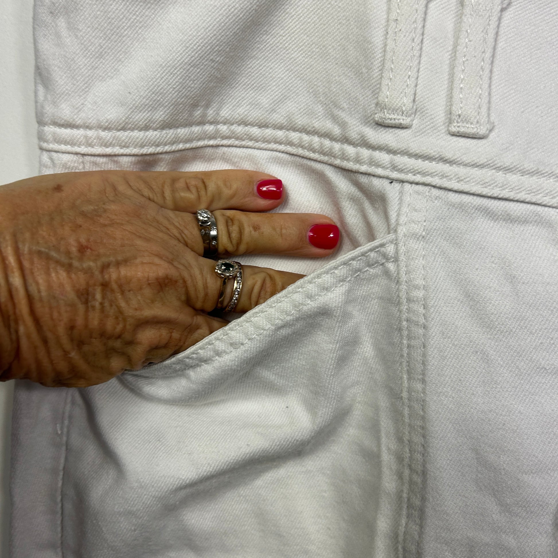 White jeans front pocket detail view