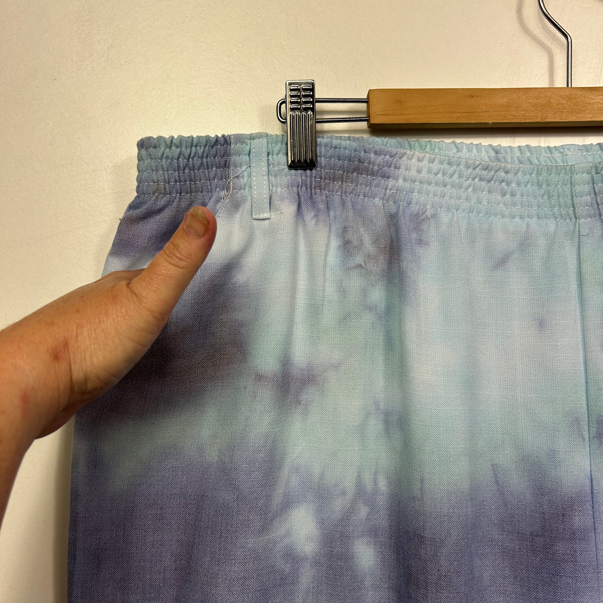 Tie dye shorts detail view