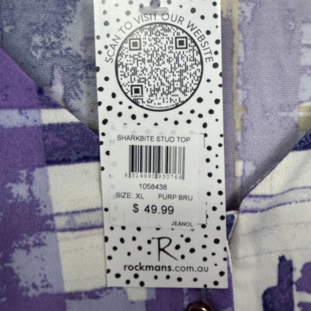 White stud top label detail view