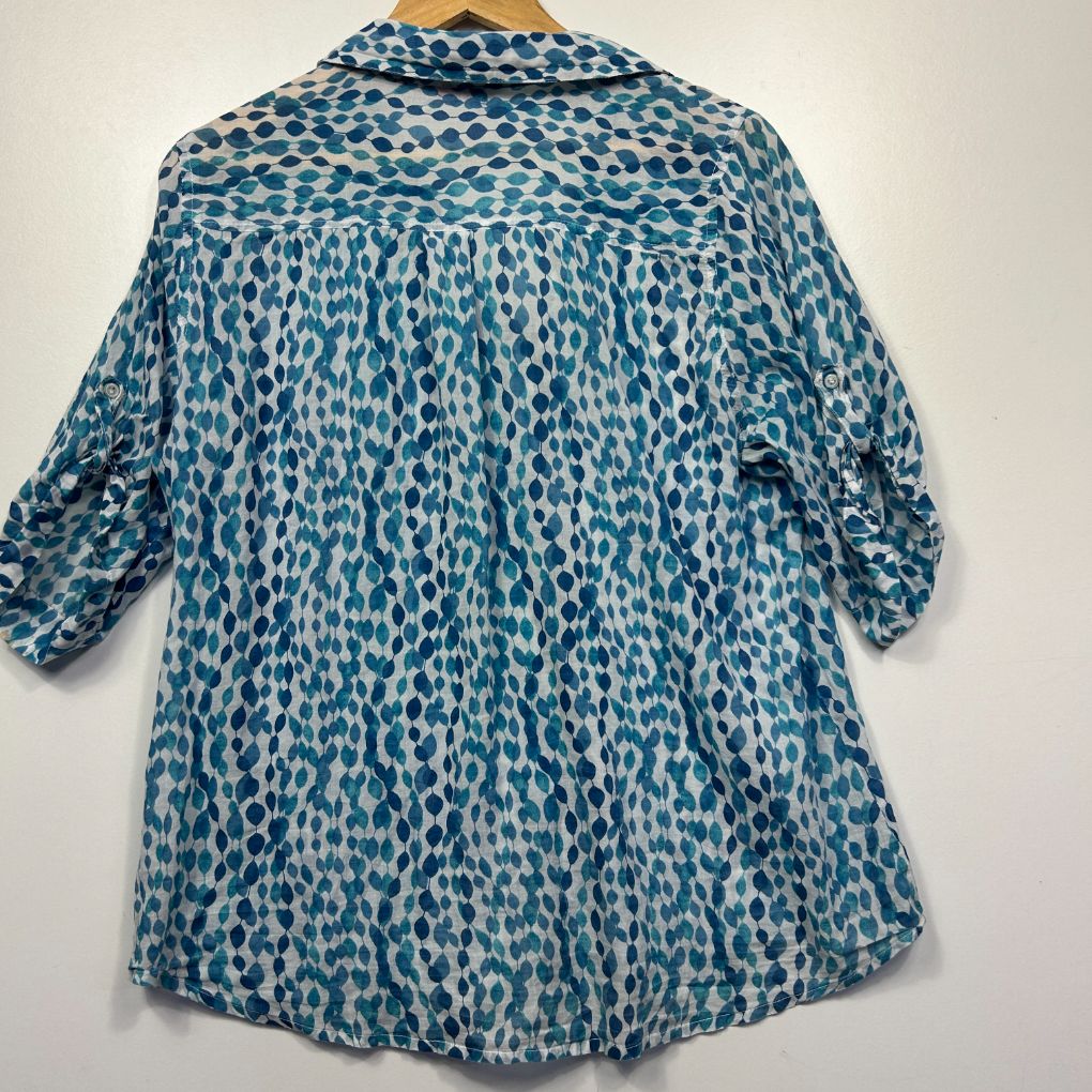 Blue leopard print shirt back view