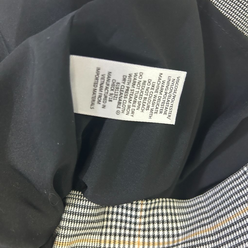 Black jacket label detail view