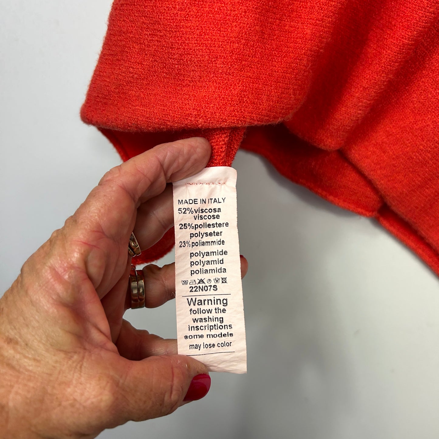 Red jumper label detail view
