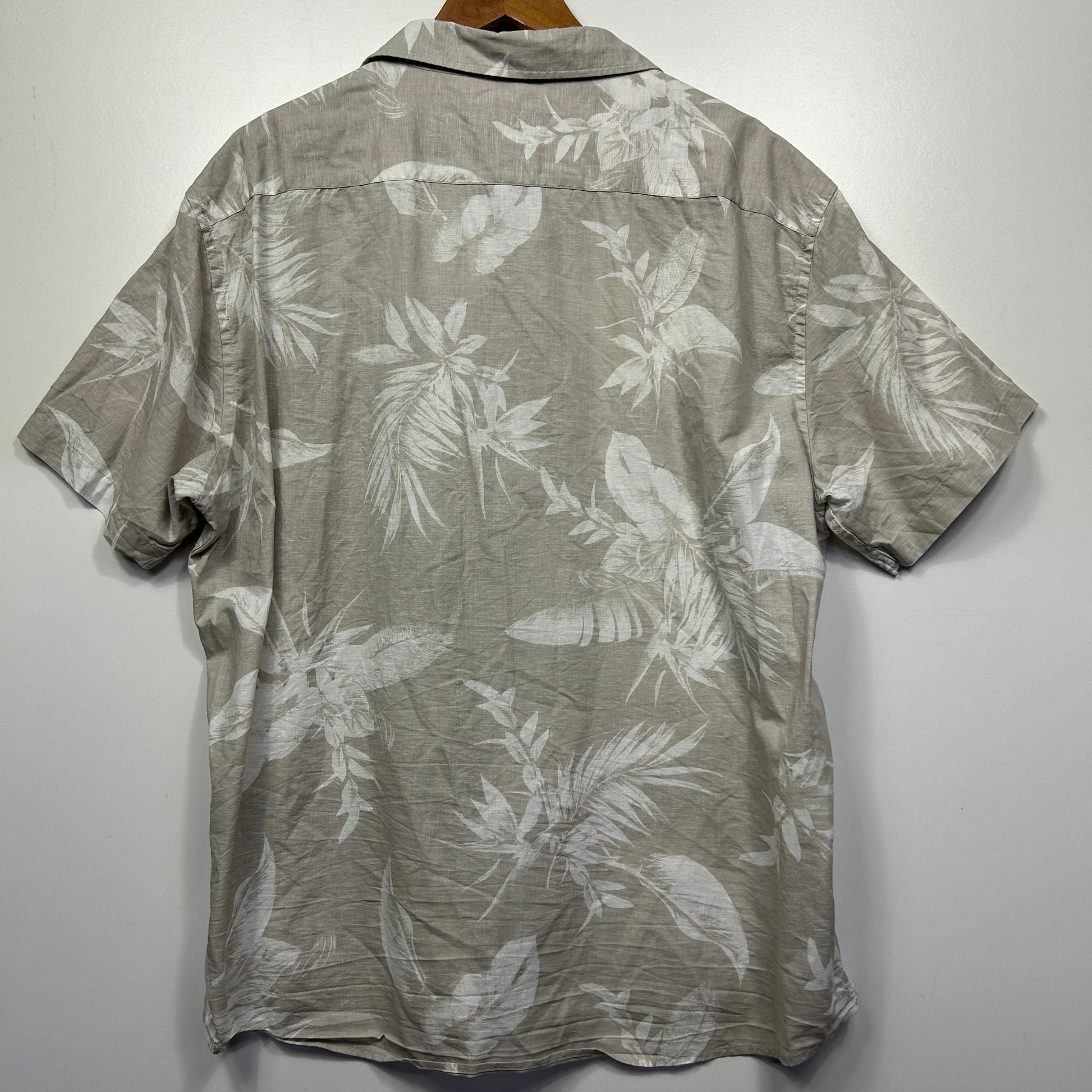 Grey floral short sleeve shirt back view