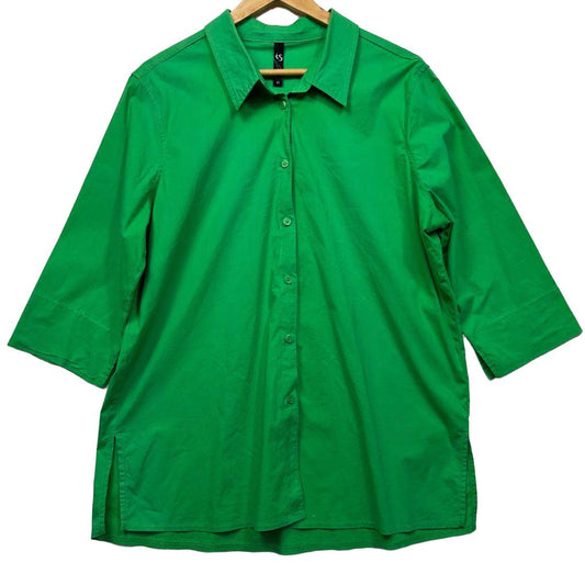 Green shirt front view