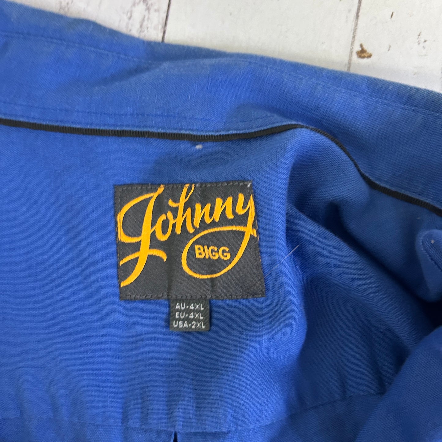Blue jacket label detail view