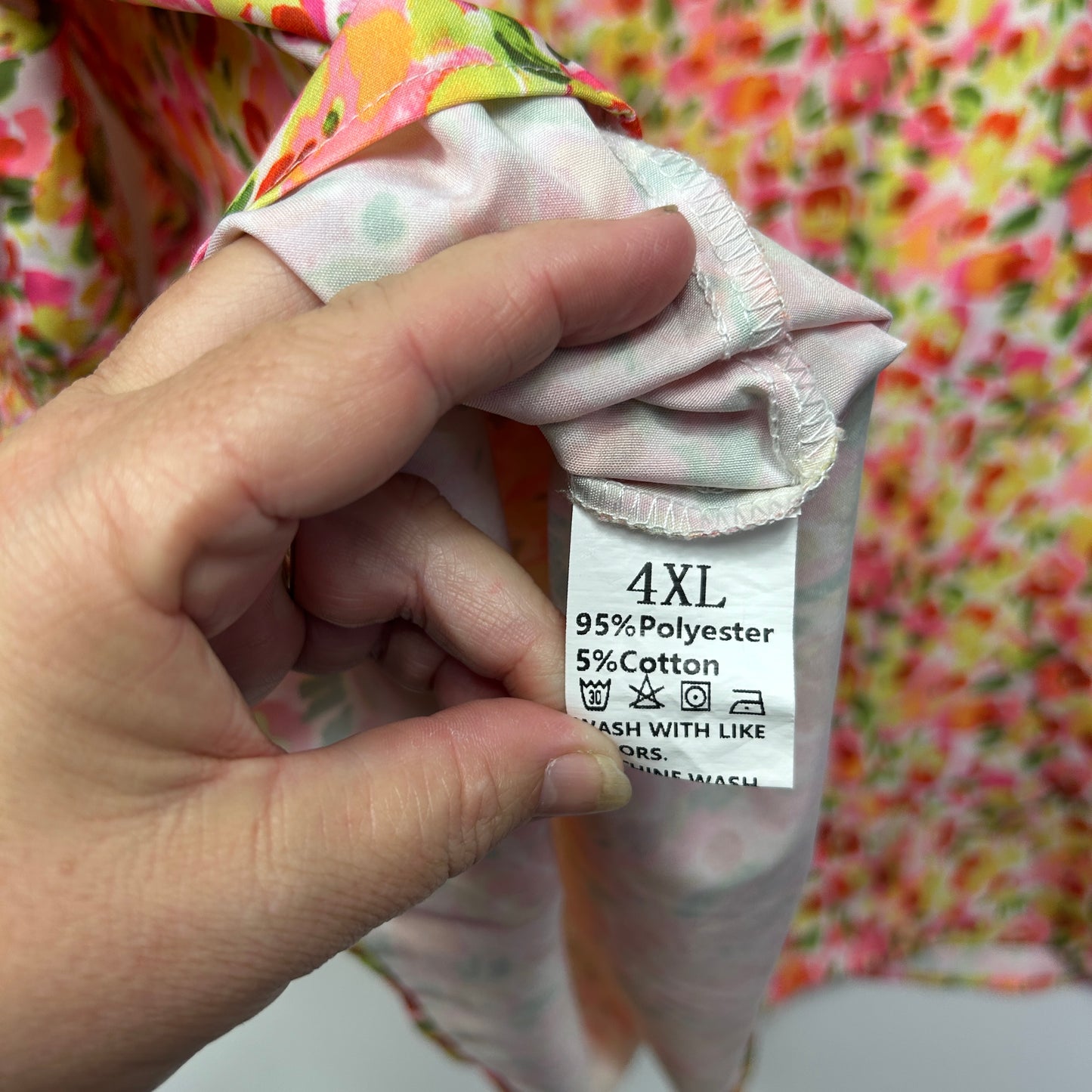 Floral top label detail showing size 4XL