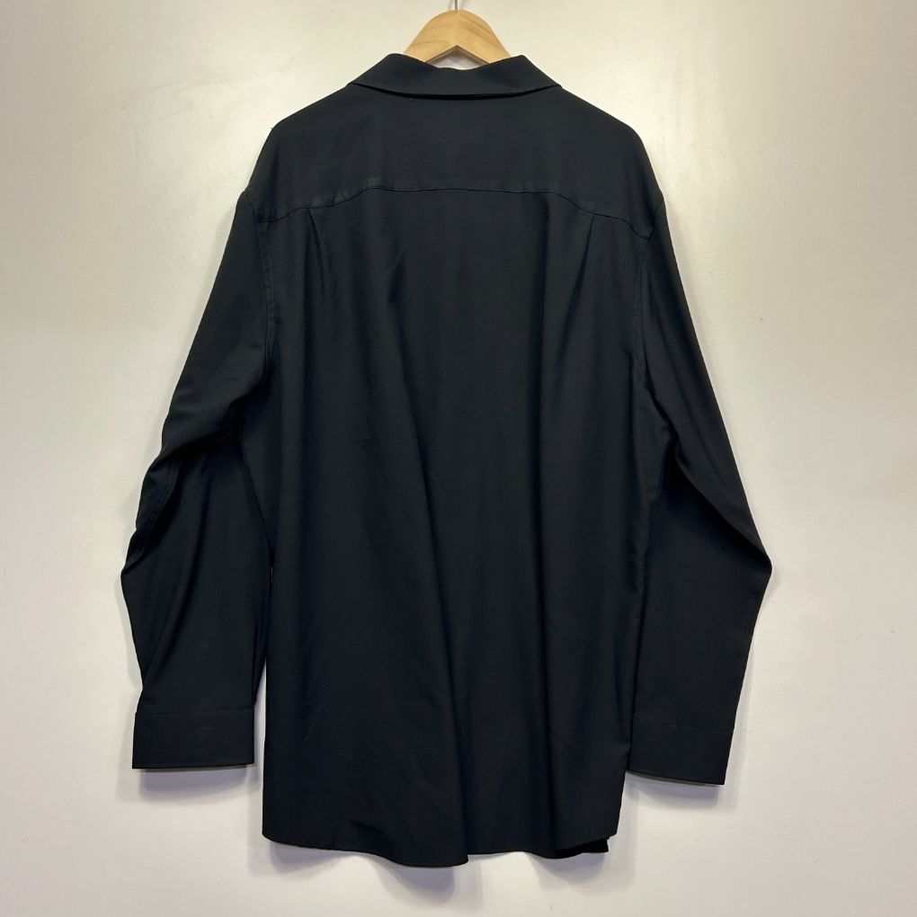 Black shirt back view