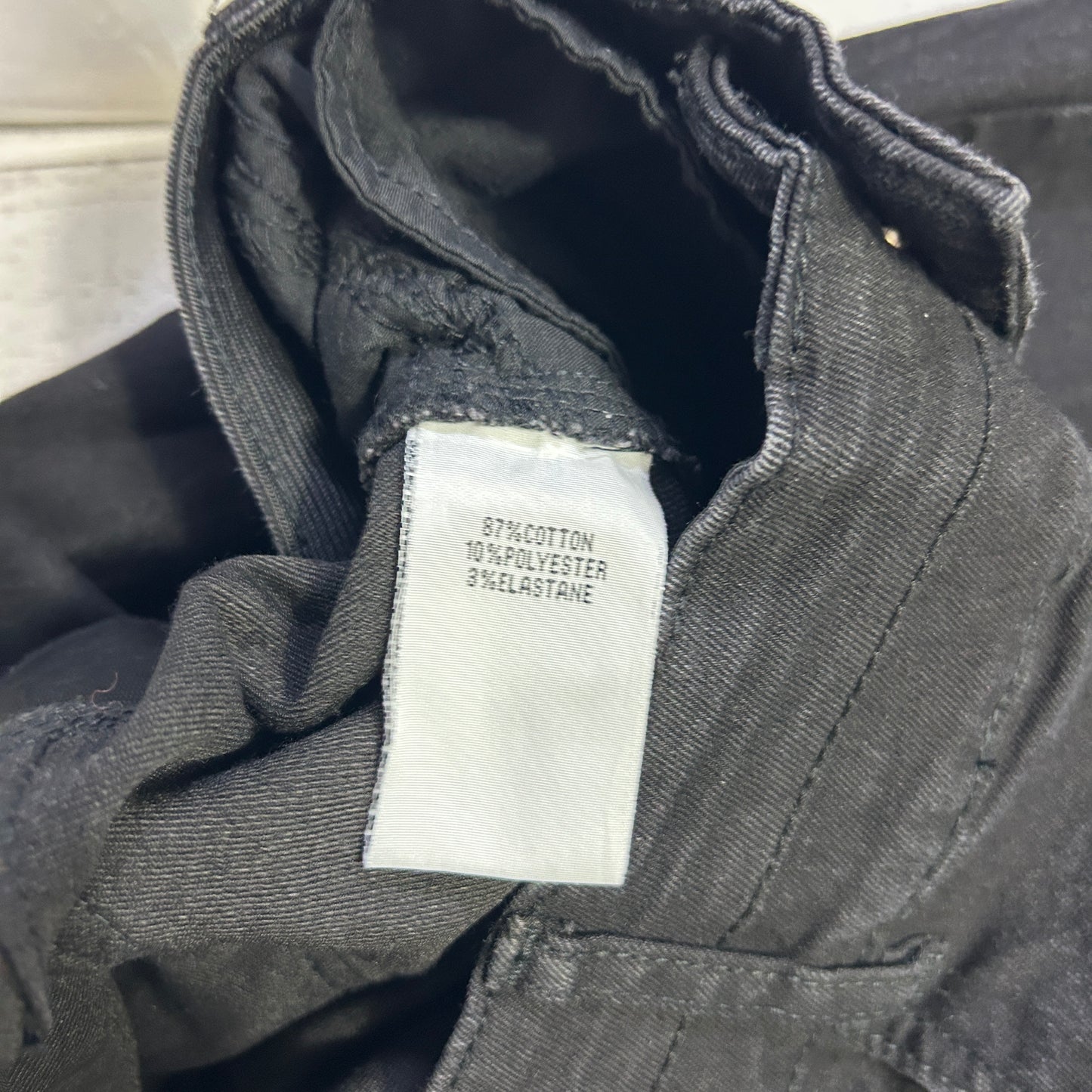 Gray jacket label detail view