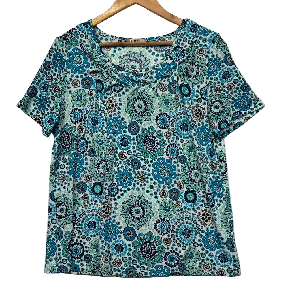Teal geometric circle pattern t-shirt front view