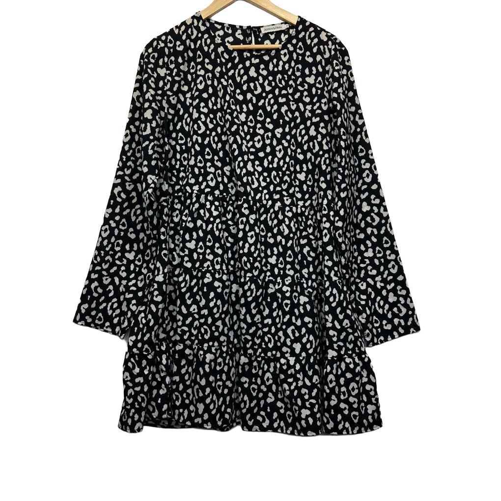 Atmos and Here Black White Top - Size 16