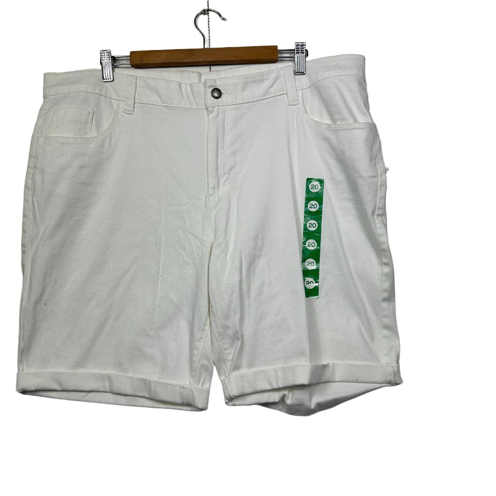 Avella White Casual Shorts - Size 20