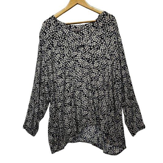 Belle Curve Navy Floral Top - Size 24