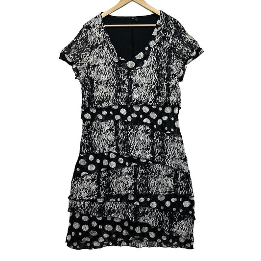 Taking Shape Black and White Dress - Size 16/S