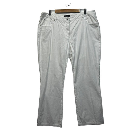 Capture White Plus Size Jeans - Size 48/18/20
