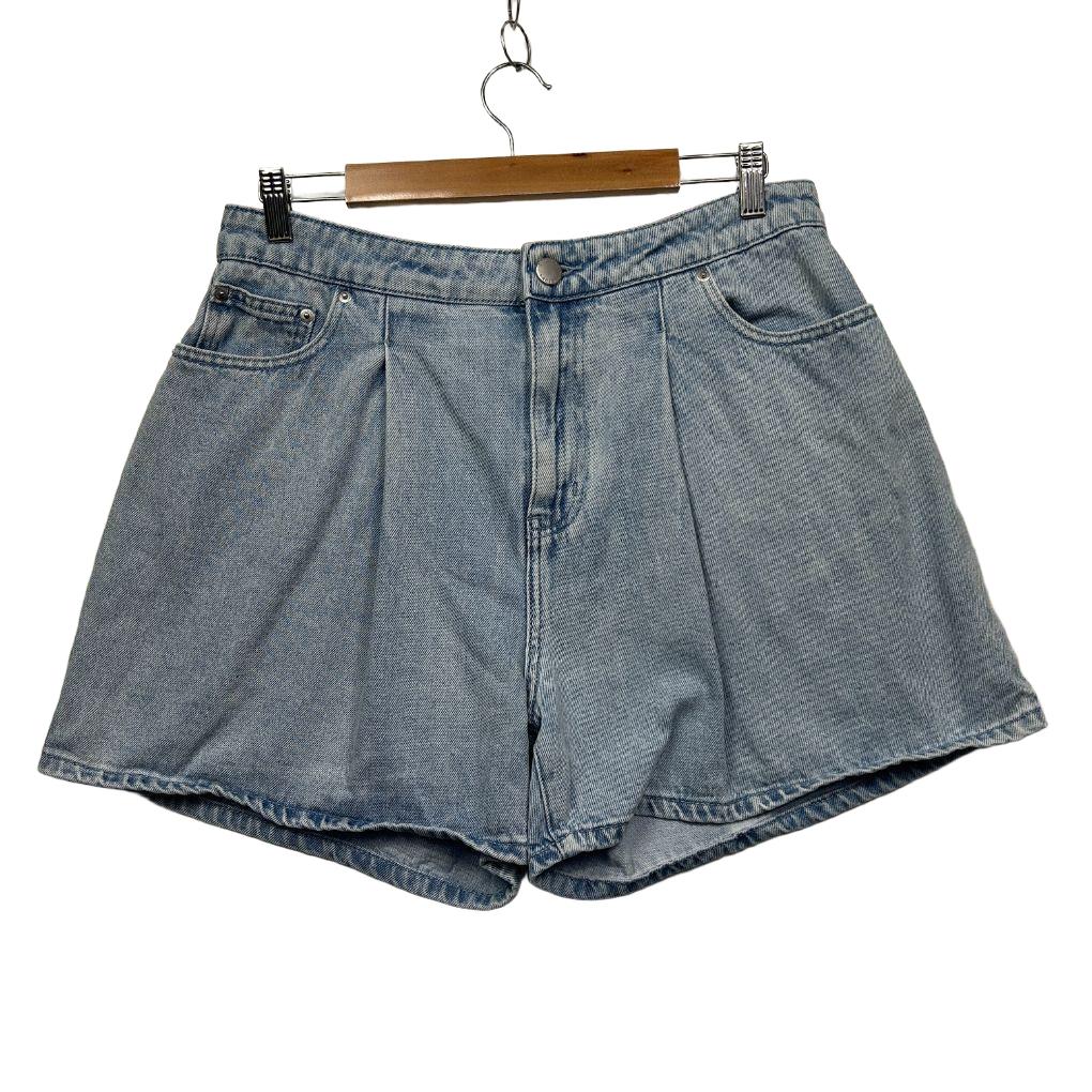 Decjuba Light Wash Denim Cotton Shorts - Size 16