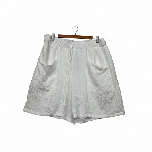 Emery Rose White Textured Shorts - Size 1XL