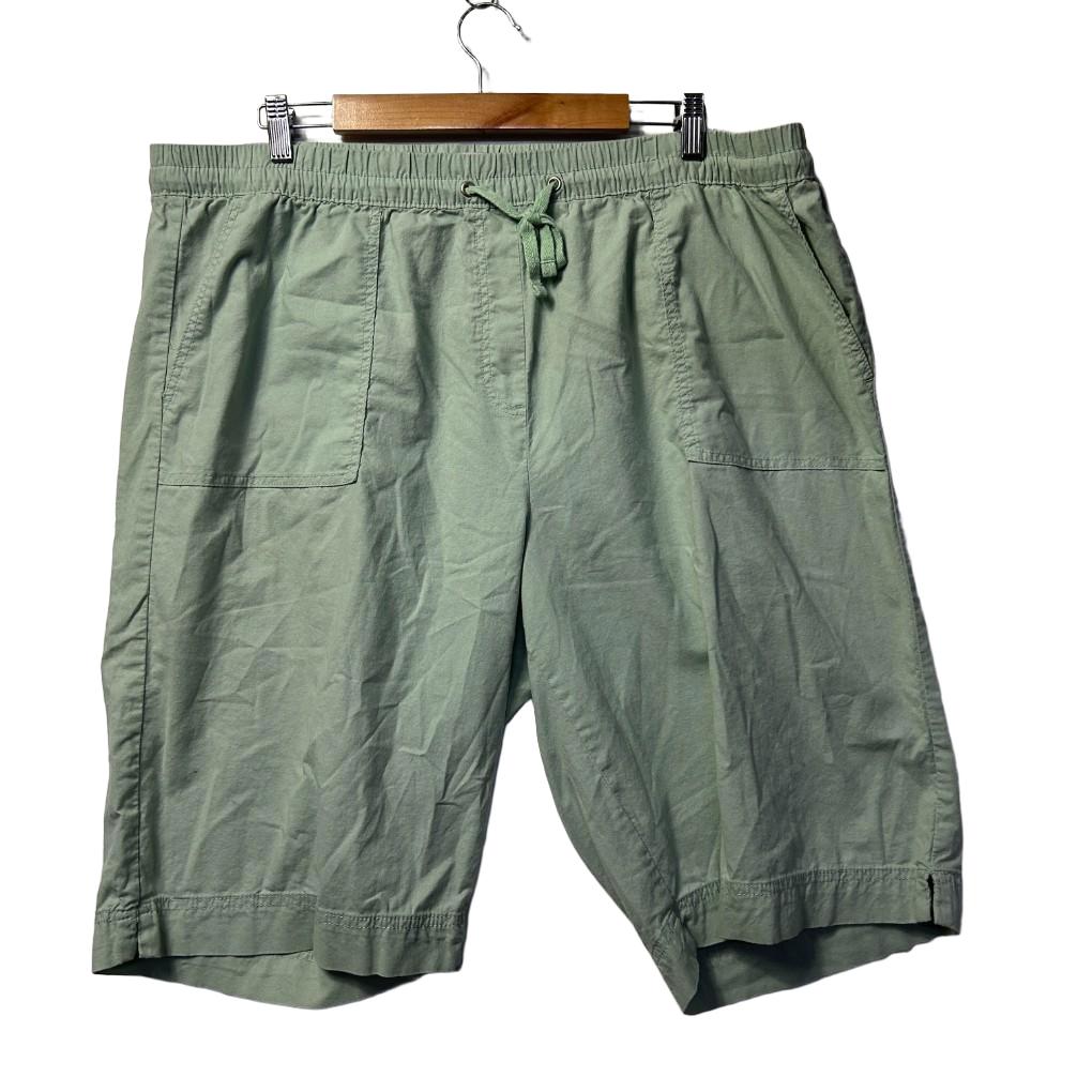 Suzanne Grae Green Shorts - Size 20