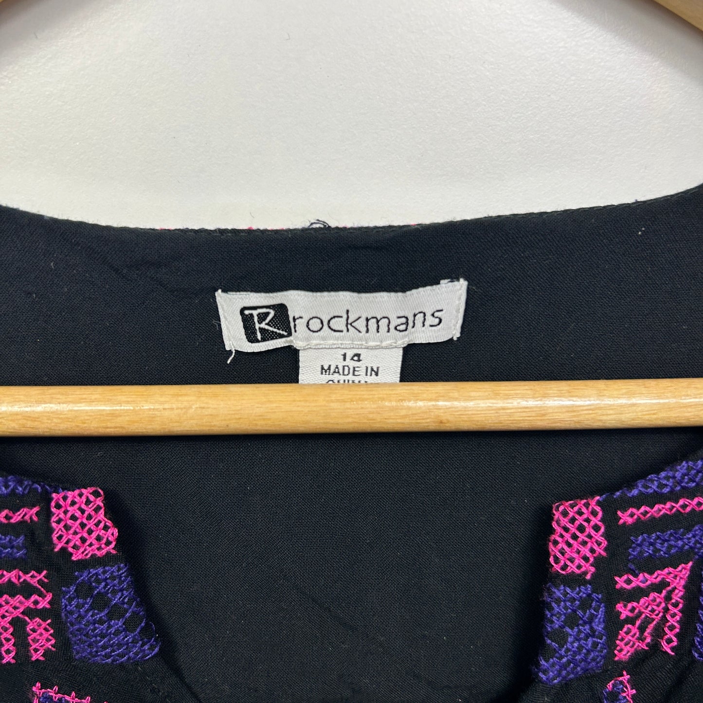 Rockmans Top Size 14 Black Sleeveless Embroidered