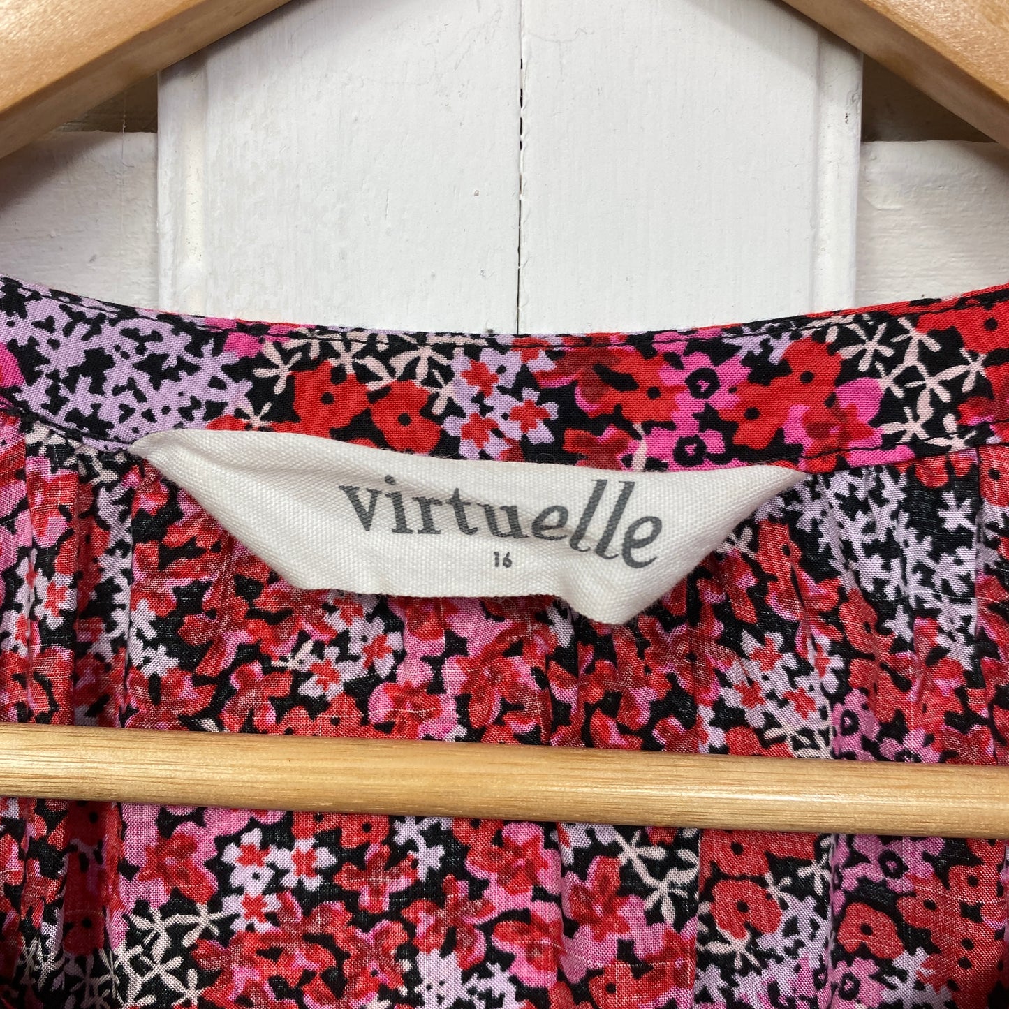 Virtuelle Top Size 16 Plus Multicoloured Floral Long Sleeve