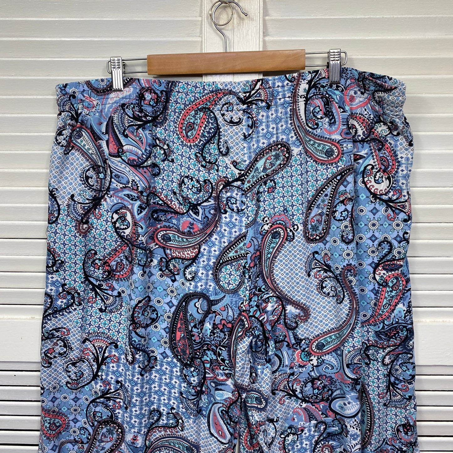 Millers Cropped Pants Size 20 Blue Paisley Print Pockets