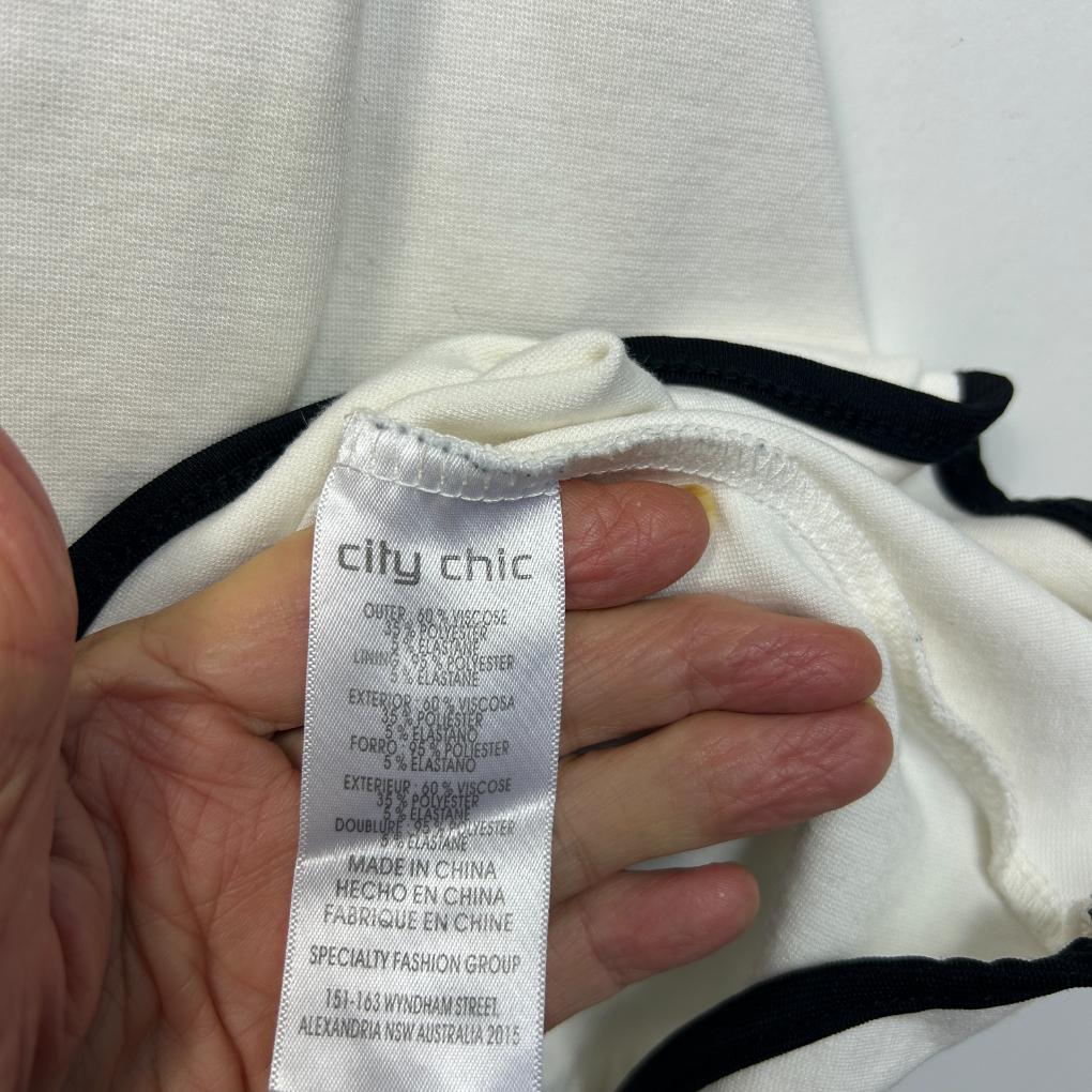 City Chic White Top - Size 20/L