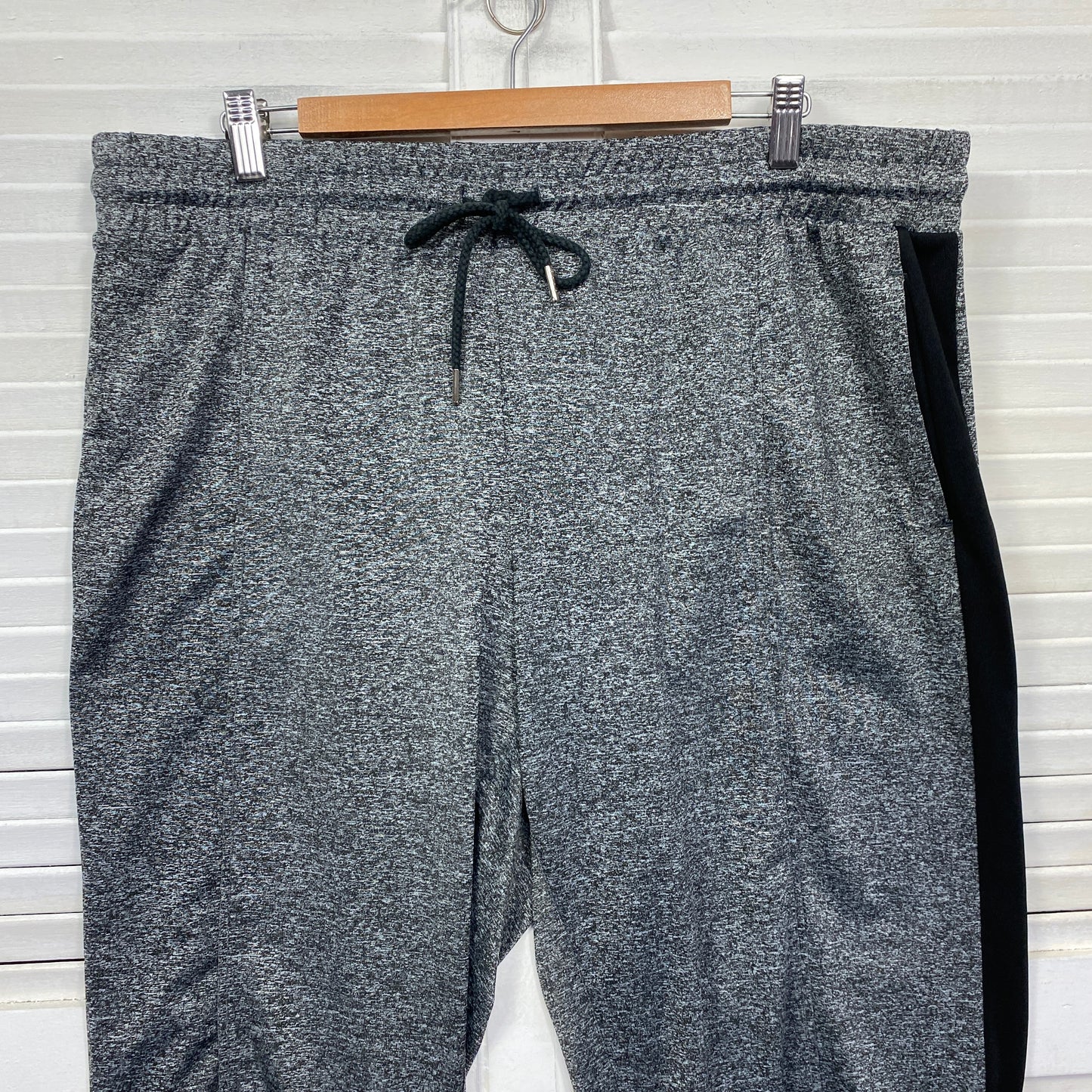 Avella Copped Pants Size 16 Grey Casual Activewear Pocket