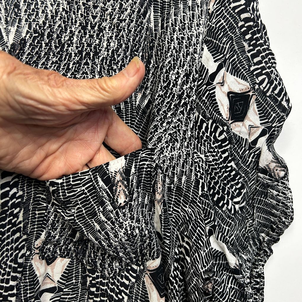 Black and White Print Top - Size 22/24