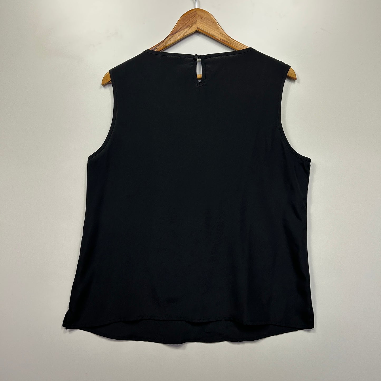 Suzanne Grae Top Size 14 Black Short Sleeve Ruffle