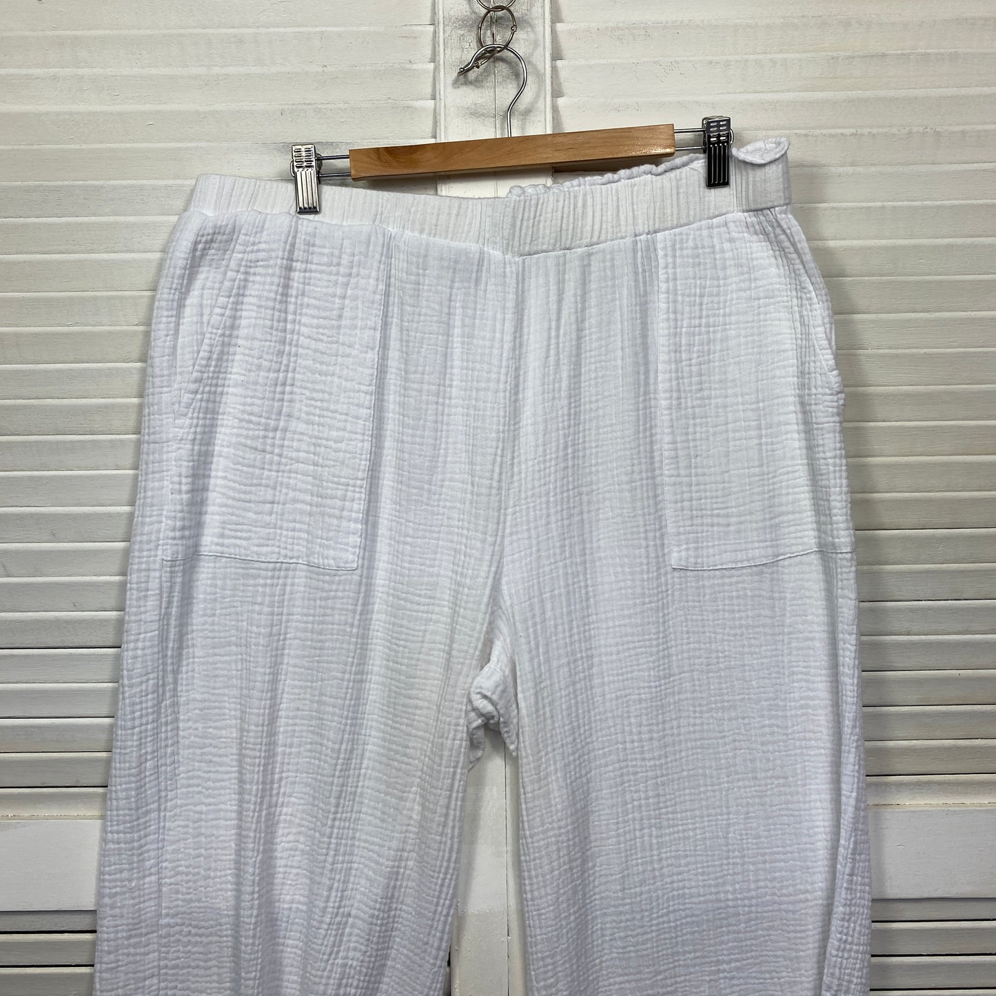 Basics By Threadz Pants Size 3XL White Cropped Pockets