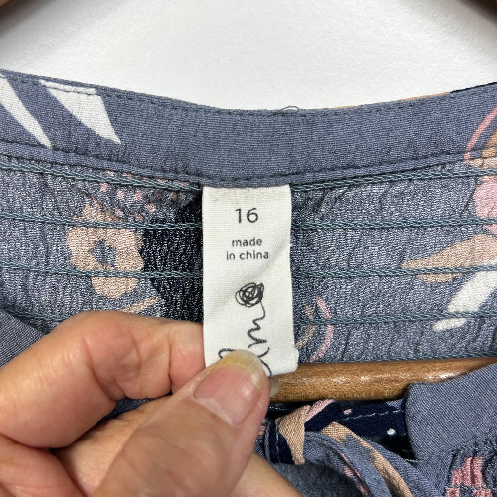 Elm Grey Floral Top - Size 16