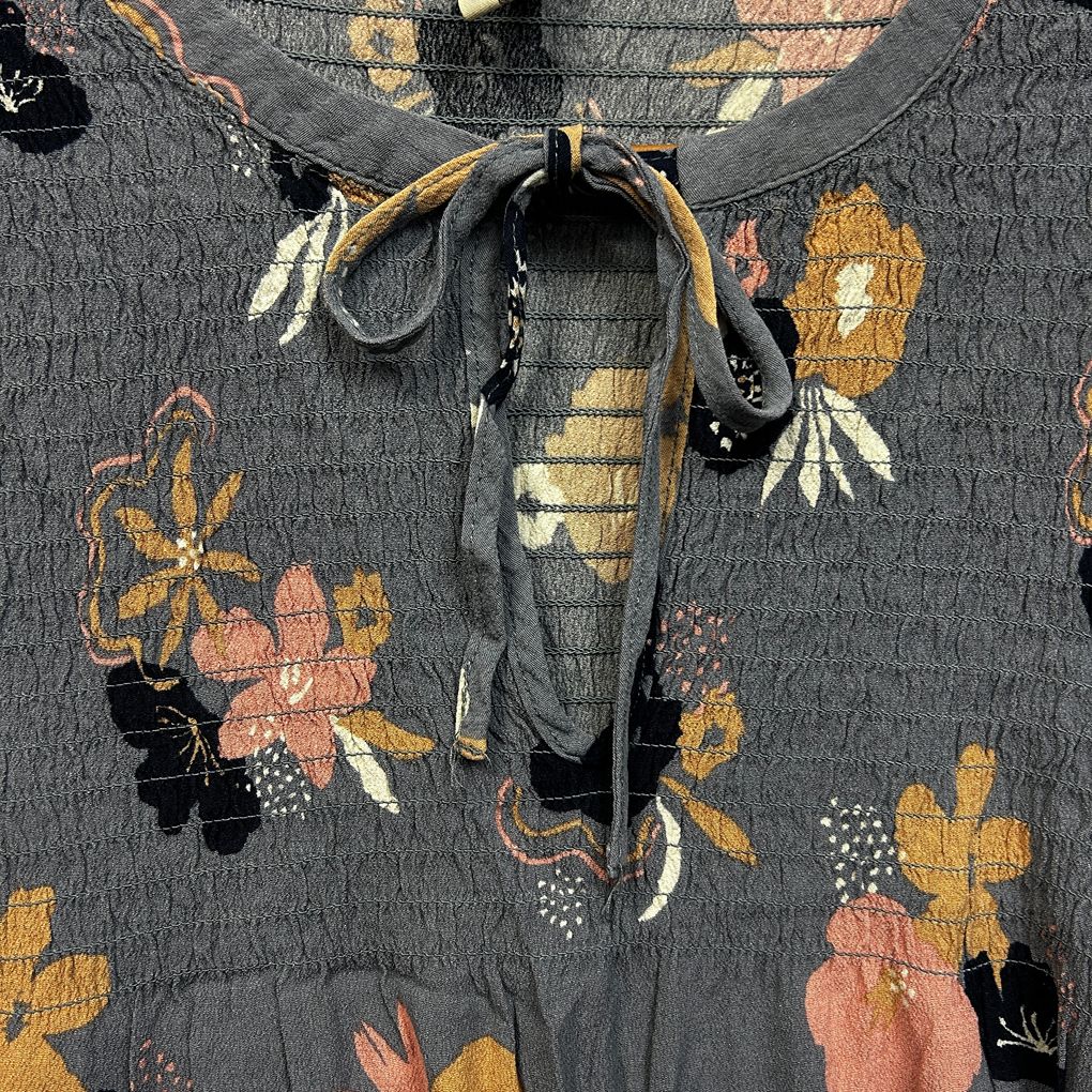 Elm Grey Floral Top - Size 16