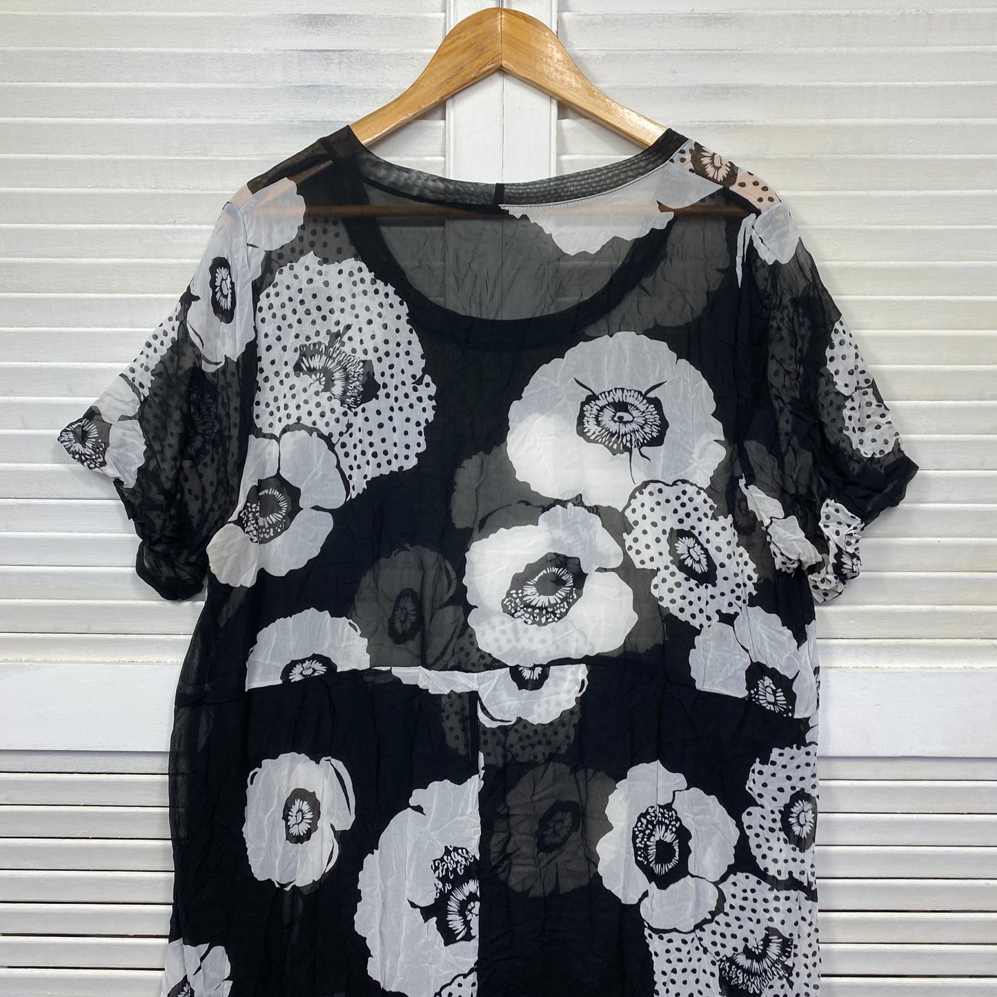 Taking Shape Dress Top Layer Size 18 20 Black White Floral Sheer Hi Low